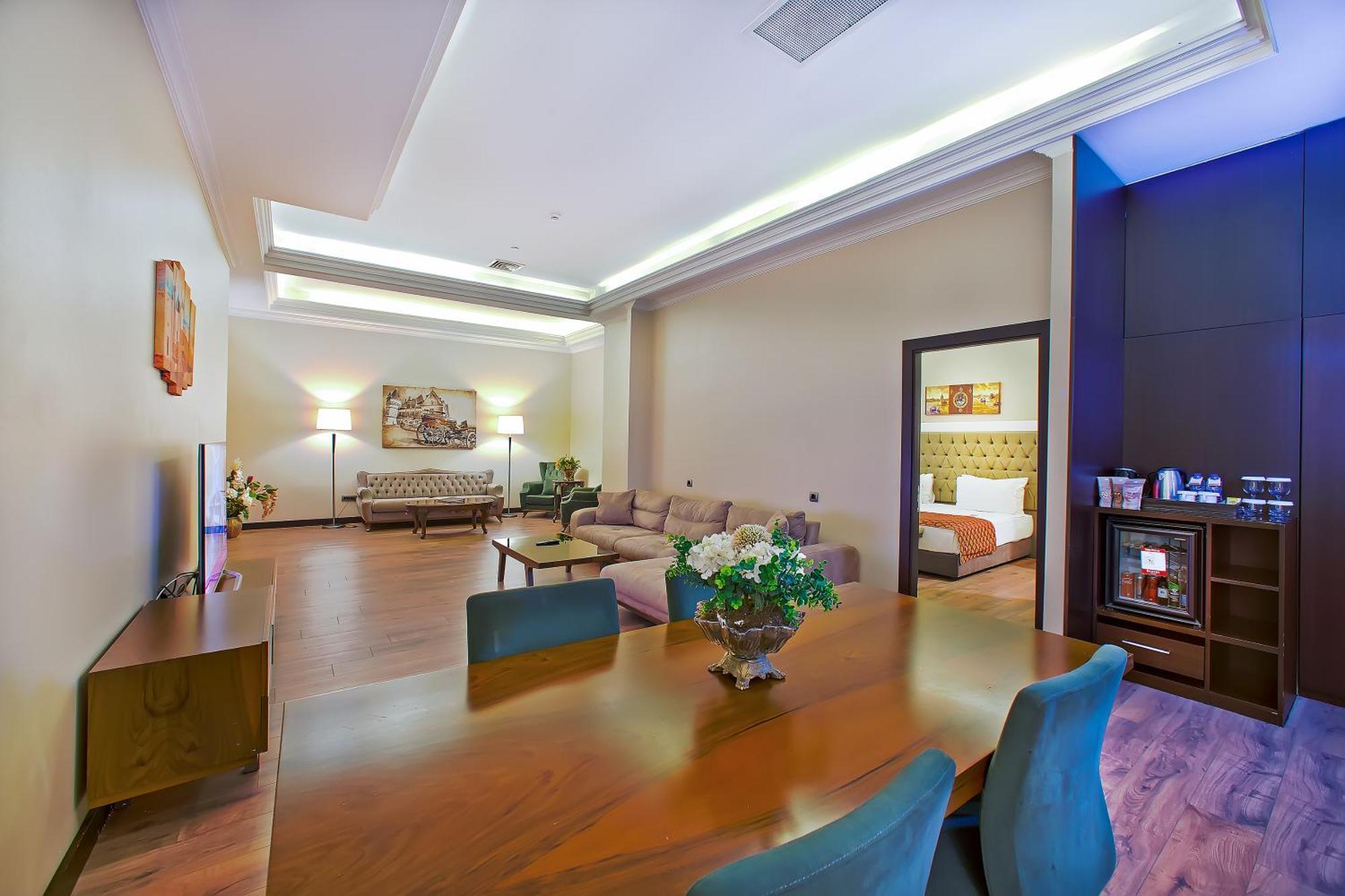 Ramada By Wyndham Istanbul Merter エクステリア 写真 Suite