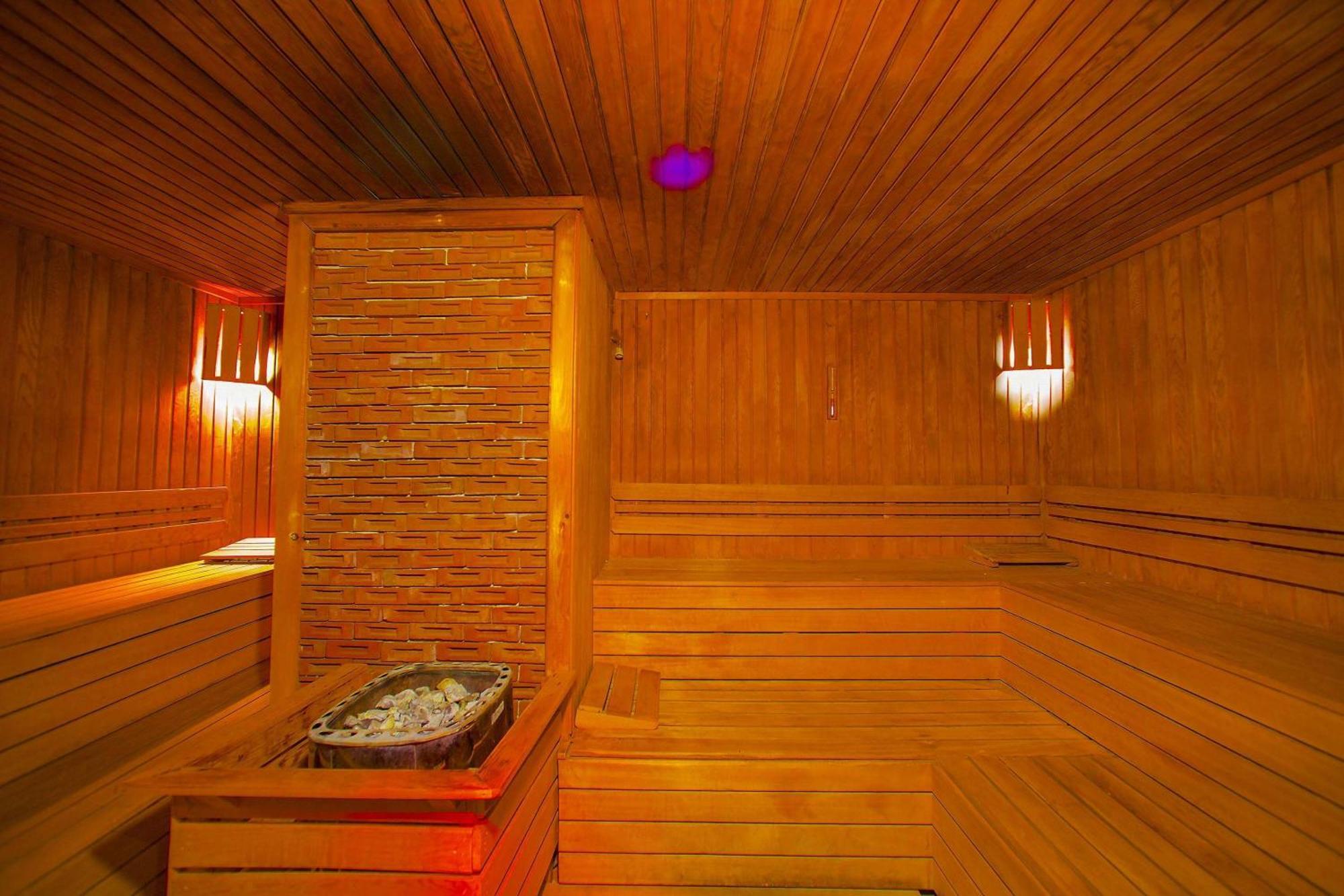 Ramada By Wyndham Istanbul Merter エクステリア 写真 A Finnish sauna