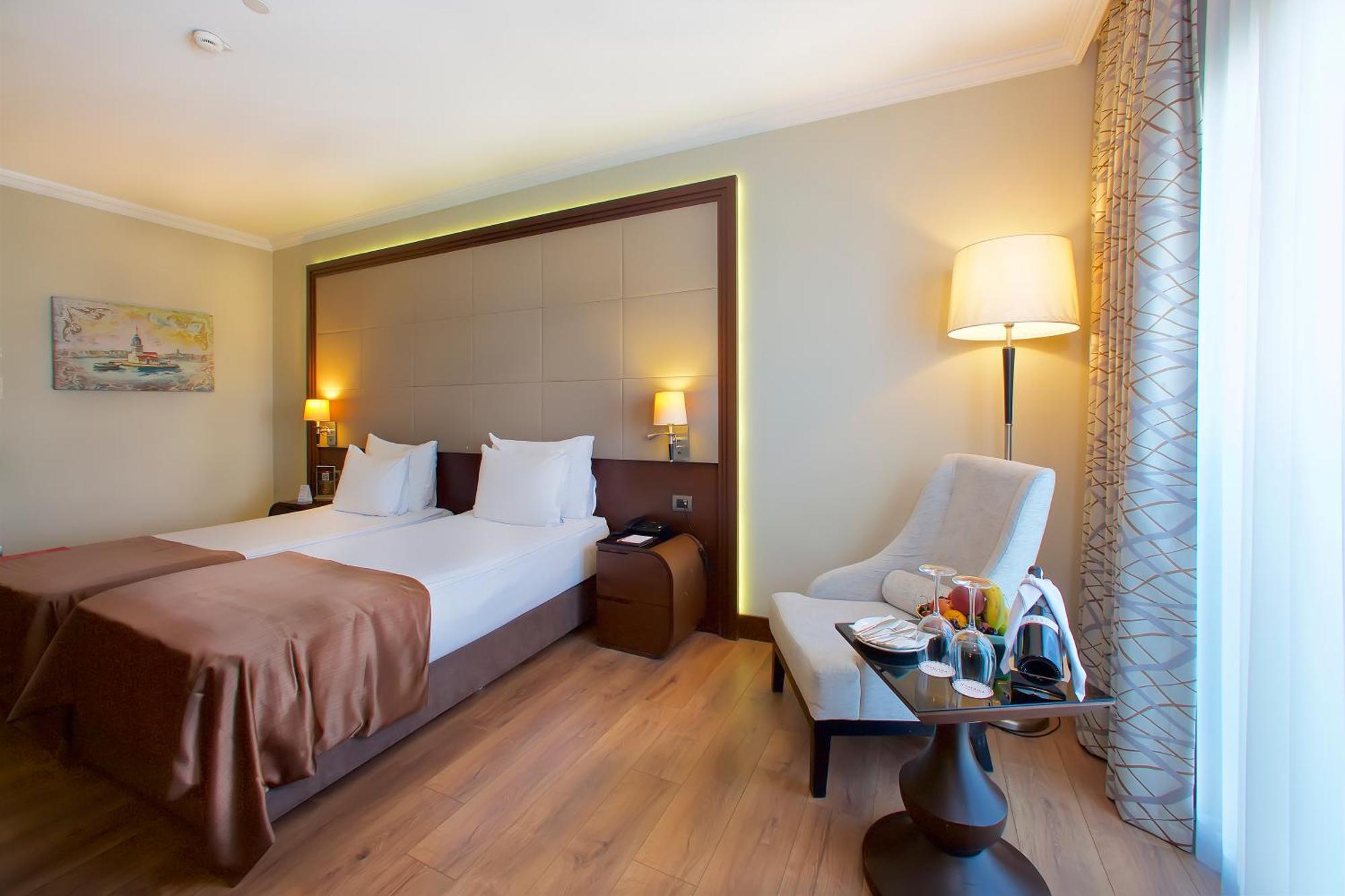 Ramada By Wyndham Istanbul Merter エクステリア 写真 A room at the hotel