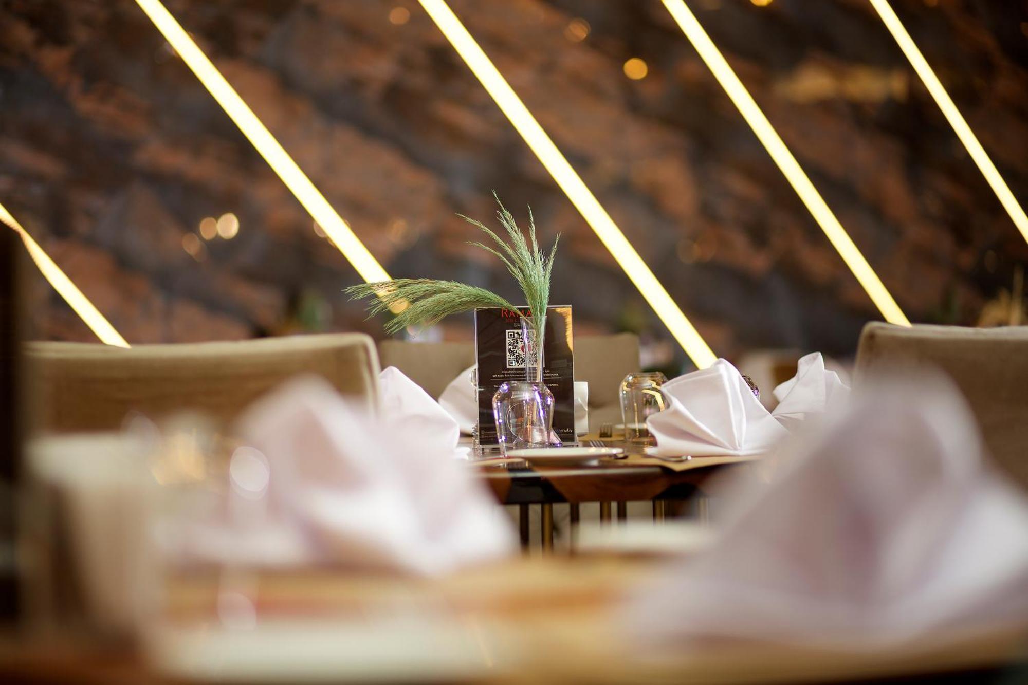 Ramada By Wyndham Istanbul Merter エクステリア 写真 Restaurant