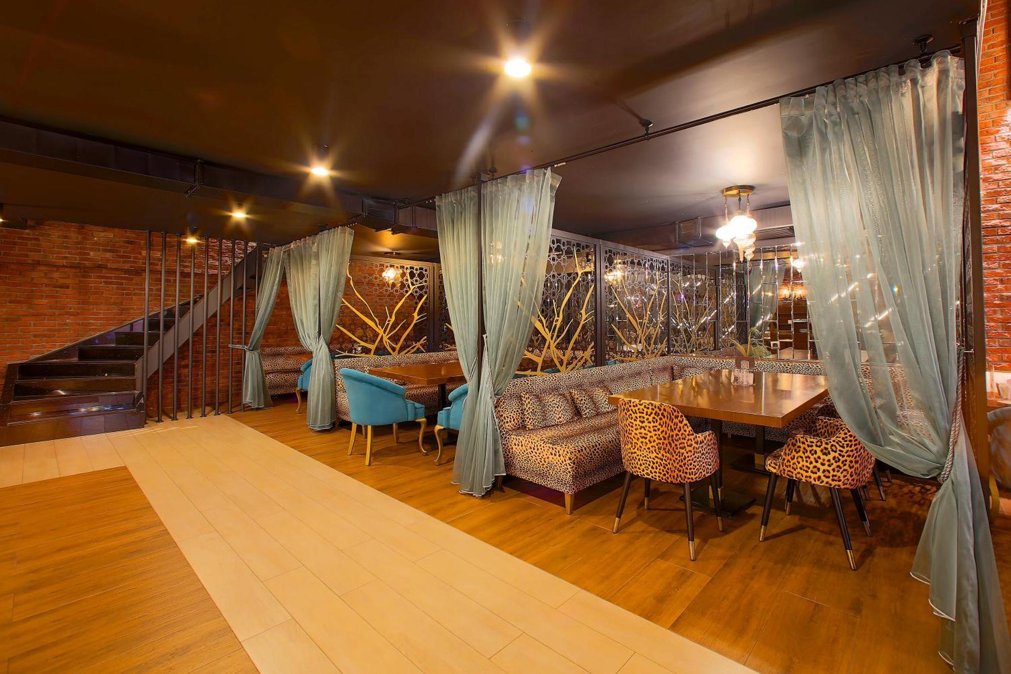Ramada By Wyndham Istanbul Merter エクステリア 写真 Interior of the restaurant
