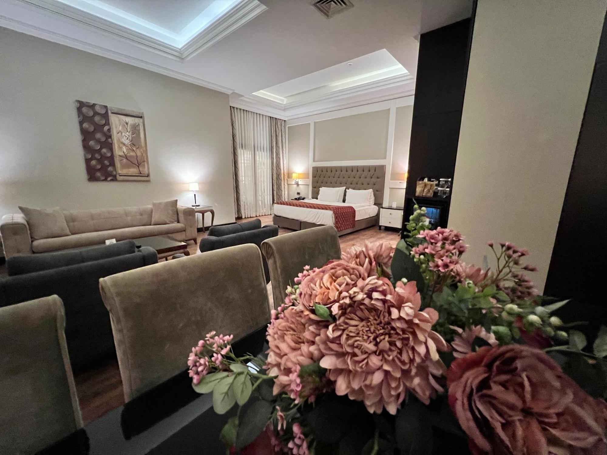Ramada By Wyndham Istanbul Merter エクステリア 写真 Suite